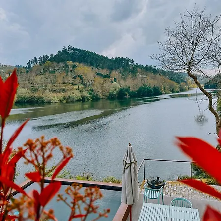 فيلة Quinta Da Azenha *